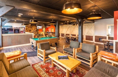 Moran Cabin | Unbelievable Find! 2 Accommodations ,Just Minutes away from Exciting Attraction!