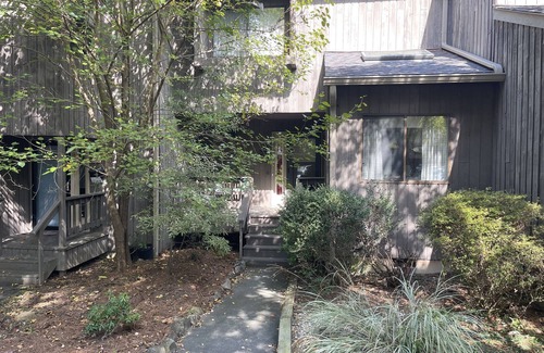 Carrboro House | UNC 3BR Retreat @ Village West