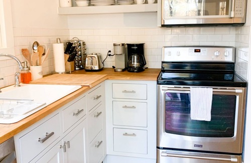 Chapel Hill Cottage | UNC Cottage- near Univ/Hospital, YMCA, Franklin St