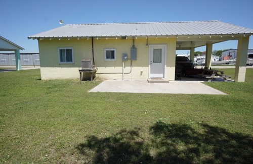 Port O Connor House | UNCLE WOODY'S #2 in POC-Pets ok but add Fees