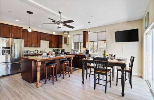 Temecula House | "Uncork and Unwind: Embrace Luxury in Wine Country."