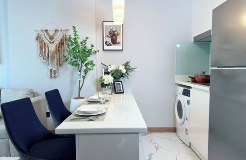 Chang Khlan Apartment | Under the tree-Rooftop pool-ChiangMai Downtown