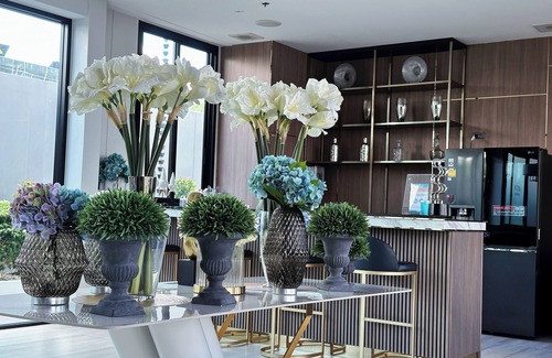 Chang Khlan Apartment | Under the tree-Rooftop pool-ChiangMai Downtown