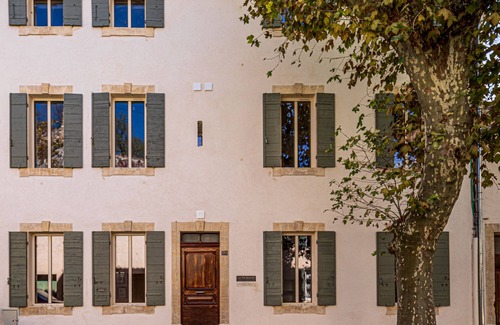 Alleins Villa | Une Ancienne Ferme Agricole Entièrement Rénovée au Centre de la Provence