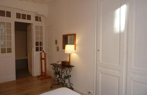 Rouen City Centre Bed & Breakfast | Une Chambre Dans L'atelier De R