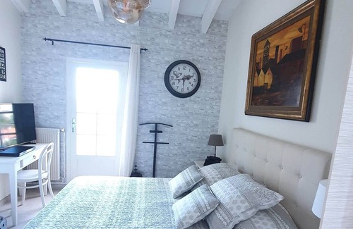Laroque-des-Alberes House | Une vue à Couper le Souffle