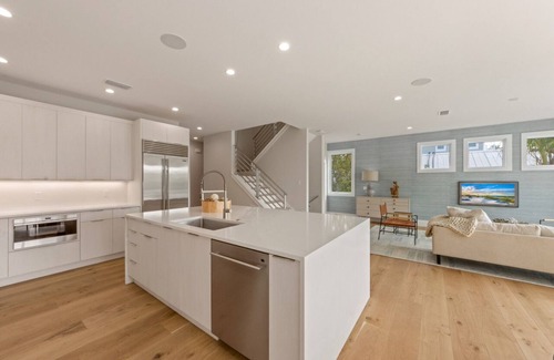 Ilexhurst House | UNFORGETTABLE BEACH HOME! Heated pool/spa! Just steps to beach & Stunning views!