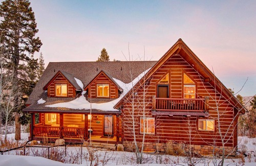 Tollgate Canyon Cabin | Unforgotten Utopia in Tollgate Canyon hosted by Nestique