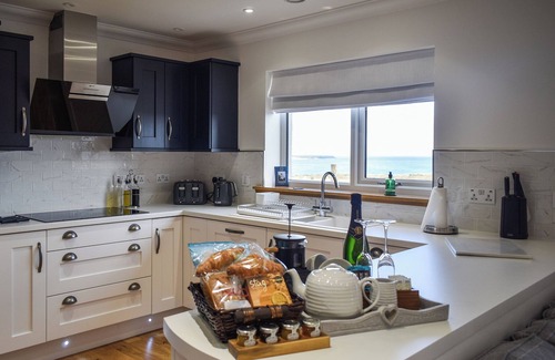 Isle of Lewis Cottage | Uninterrupted views over Coll Beach and sea views out over Broadbay.