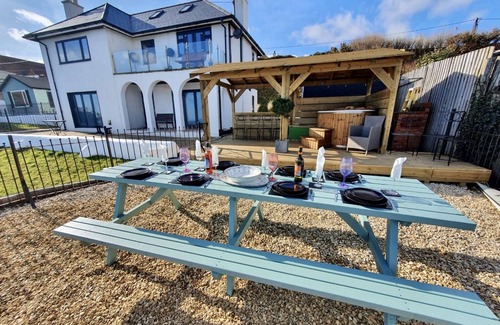 Dawlish Villa | Uninterrupted sea views, beautiful seaside town, indoor pool. Book Now!