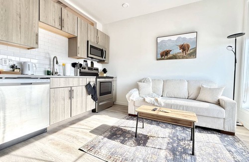 Poplar Apartment | Unique 1BR King|Free Parking|NLiberties 609