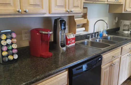 Syracuse House | Unique 3 BR, 2 BR Waterfront Home/Vacation Getaway in Syracuse, Indiana