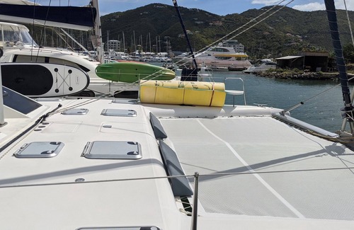 Cozumel Boat Rental | Unique 47ft luxury catamaran, fully equipped & w/AC, 2 bedrooms & 2 bathrooms.