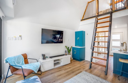 South Central Houston Apartment | Unique A-frame Tiny House in Houston Central