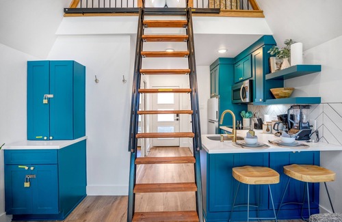 South Central Houston Apartment | Unique A-frame Tiny House in Houston Central