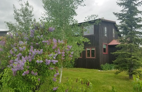 Driggs House | Unique and Spacious Artist's House 5 blocks from Main Street