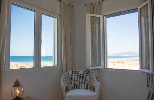 Tarifa Apartment | Unique apartment on the beach with terrace and spectacular sea views
