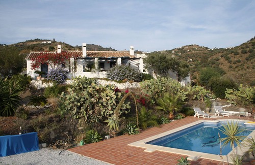 Sayalonga House | Unique authentic finca with pool and wide views of the sea and mountains