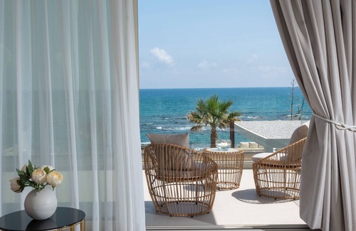 Hersonissos Centre Villa | Unique beachfront location, heated pool with built-in hydromassage, large garden
