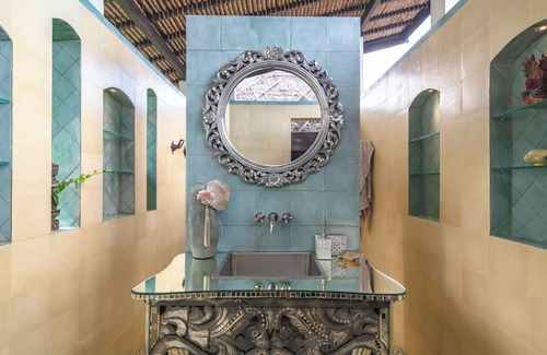 Temukus Villa | Unique & Beautiful Bohemian Style Beachfront Villa
