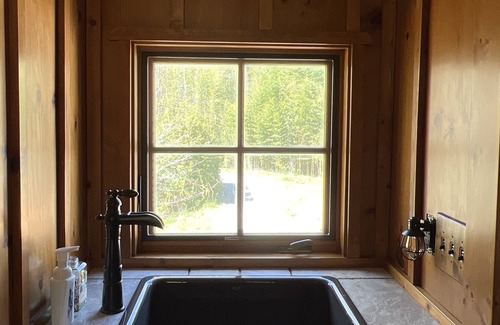 Rutherfordton Cabin | Unique cabin by a Pond