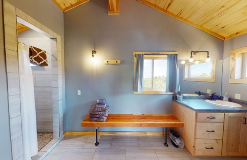 La Sal Cabin | Unique Cabin Overlooking the La Sal Mountains