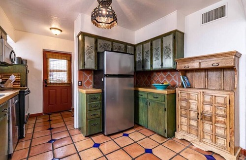 Blenman-Elm House | Unique Casa w/Private Pool | Near UofA & Shopping