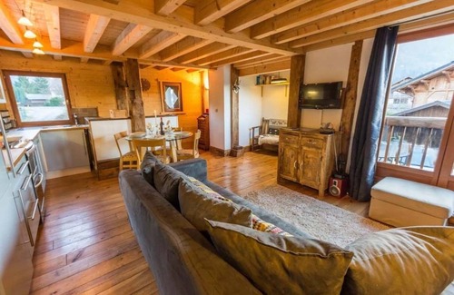 Samoens Ski Chalet | Unique character chalet in central Samoens, 2 bedrooms, sauna, log fire, terrace