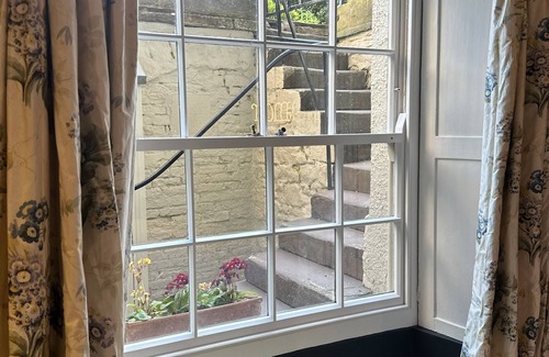 Bristol Apartment | Unique Clifton apartment on historic crescent