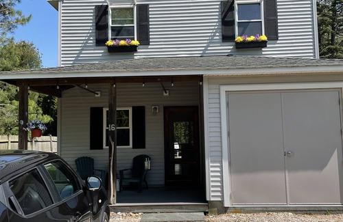 Charlestown House | Unique contemporary cottage near the beach in the quaint town of Charlestown