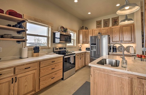 Lewis House | Unique Cortez Family Getaway w/Mountain Views!