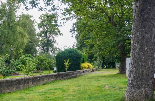 Headingley Apartment | Unique Cottage 2 bed Flat Headingley Leeds, Near to Leeds Universities and Shops