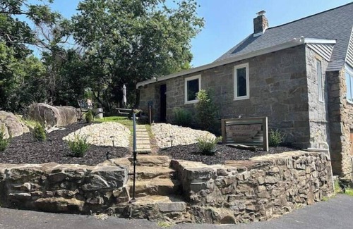 Cardiff Cottage | Unique cottage built in the 1800s, Granite Cliffs of Port Deposit Maryland.