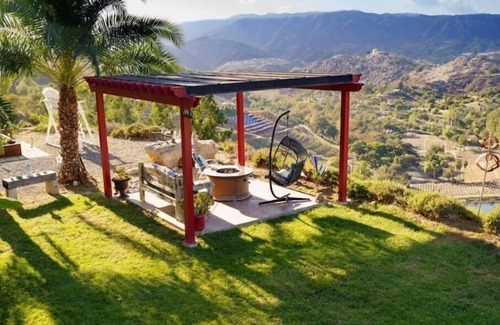 Fallbrook Apartment | Unique cottage w panoramic mountain & lake views