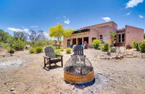 Tucson House | Unique Desert Home about 6 Mi to Downtown Tucson!
