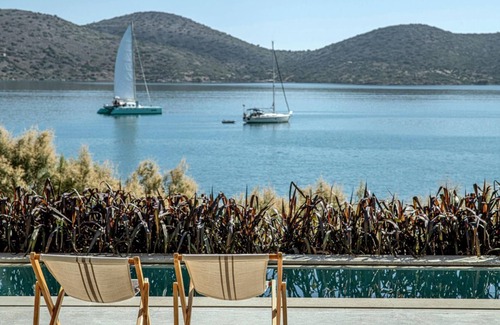 Mavrikiano Villa | Unique Design 3 bedroom villa with access to the beach