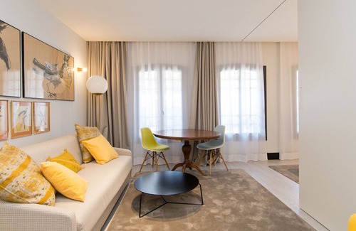 Cortes Apartment | Unique Design Apartament in Barrio Las Letras