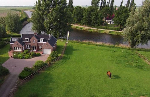 Municipality of Steenbergen Other | Unique detached waterfront villa
