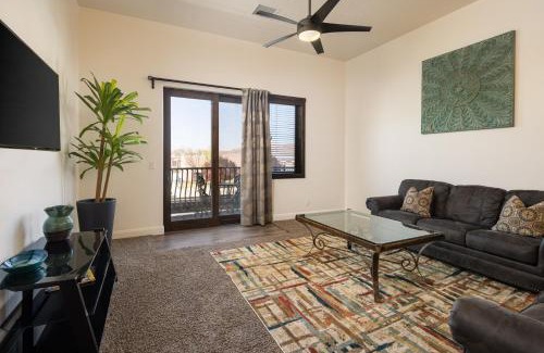 Moab Apartment | Unique Downtown Rental - La Dolce Vita Villas #5
