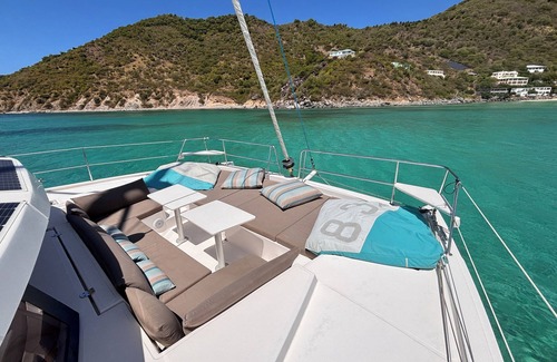 Grand Case Boat Rental | UNIQUE EXPERIENCE: OVERNIGHT ON A CATAMARAN WITH DINNER AND BREAKFAST INCLUDED