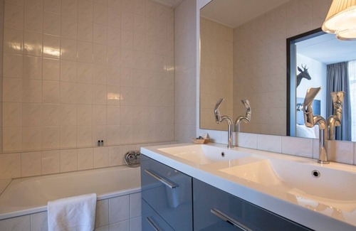Ellecom Hotel | Unique Experience: Stay in a Royal Building Near Museums | Indoor Swimming Pool