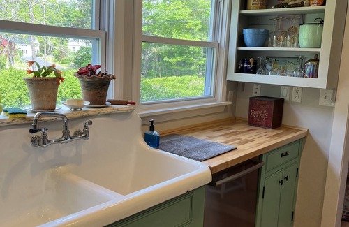 Colebrook House | Unique & extraordinary experience - renew your senses. Delightful waterfront!