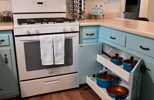 Big Bear Cottage | Unique Fresh Blue Bee Cottage 15 Min From Slopes, Village, Lake