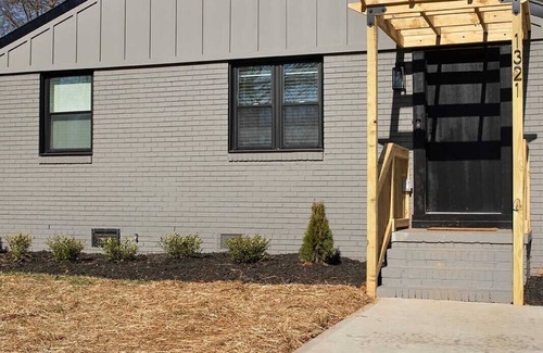 Madison Park House | Unique fully renovated duplex unit close to EVERYTHING!