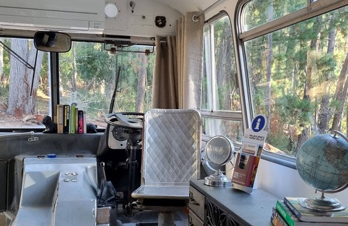 Healesville House | Unique getaway for two in the restored Bedford Bus - 5 min from the town centre!