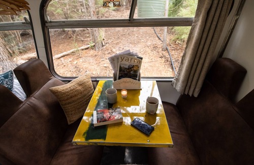 Healesville House | Unique getaway for two in the restored Bedford Bus - 5 min from the town centre!