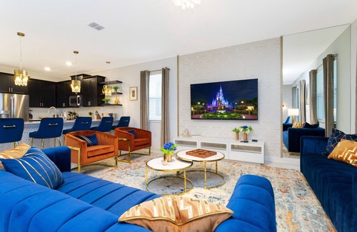 Davenport House | Unique High-end Luxury 8BR Villa- Pool w/Privacy, High Speed WiFi, Game Room -Champions Gate 9312SH