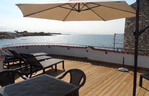 Umag House | unique historical STONE TOWER DIRECTLY BY THE SEA! carefully restored