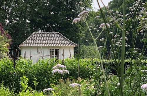 Loon op Zand House | Unique holiday home located in the castle garden of the White Castle estate