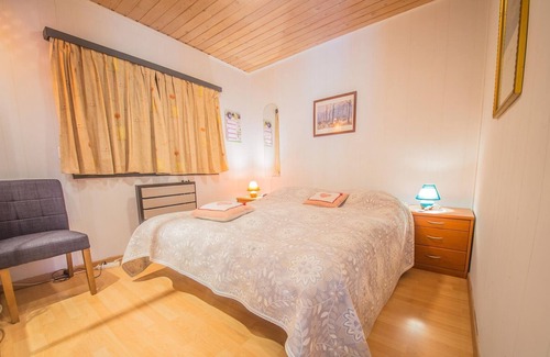 Ny Ski Chalet | Unique holiday home Cha'Laise in the woods near Rendeux